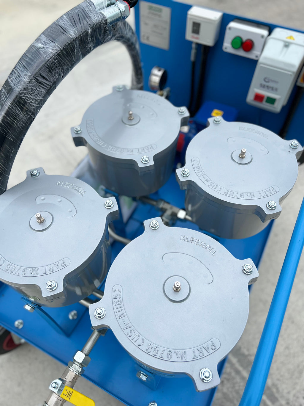 Kleenoil By-pass Filtration System MS4 - C/W M10 Micromag Oil purification cart.