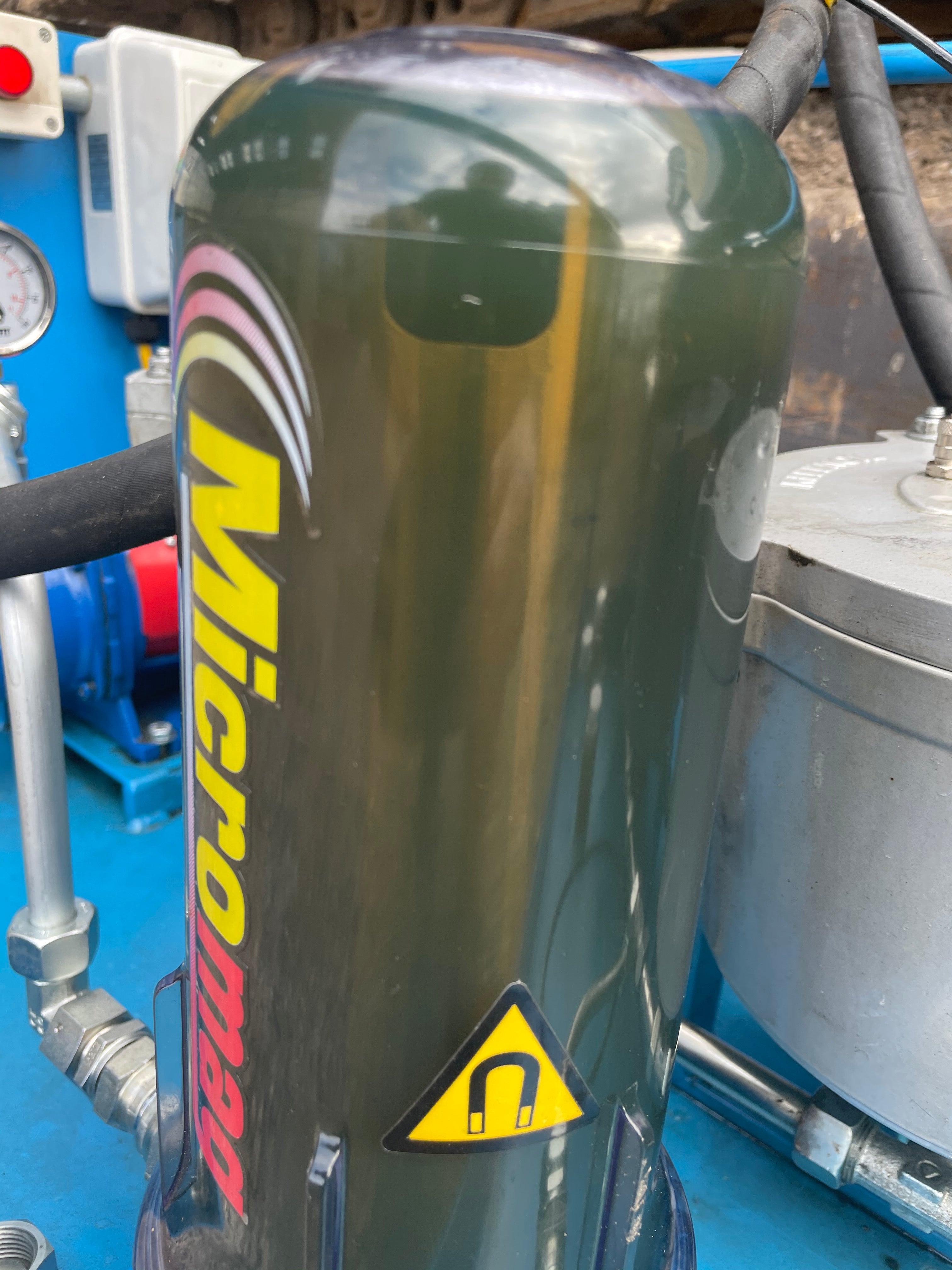 Kleenoil By-pass Filtration System MS4 - C/W M10 Micromag Oil purification cart.